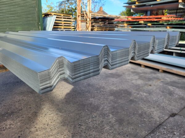 Cheap packs of Orion Sirius Prisma Galvanised Steel 0.7mm Heavy Gauge Box Profile 32/1000 Roofing Sheets - Image 2