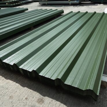 Cheap packs of Juniper Green PVC Coated Leather Grain Finish Galvanised Steel 0.5mm Gauge Box Profile 32/1000 Roofing Sheets