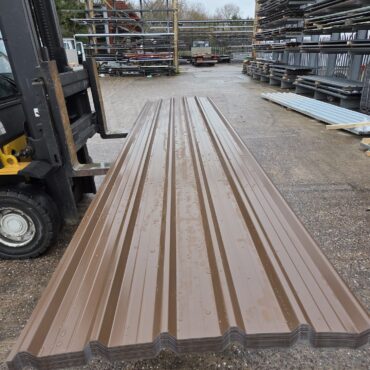 Cheap packs of 16ft (4.88m) Van Dyke Brown Poly Coated Galvanised Steel 0.7mm Gauge Box Profile 32/1000 Roofing Sheets