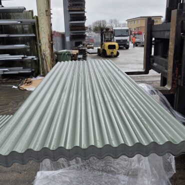 Very Cheap Corrugated Dark Green PVC Plastisol Coated Scintilla Galvanised Steel 0.7mm Roofing Sheets from stock