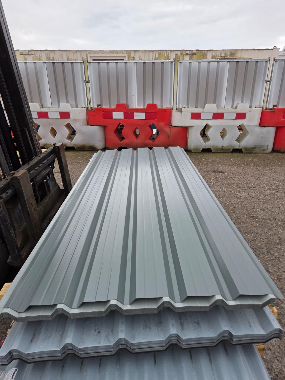 Very Cheap 8ft (2.44m) Merlin Grey PVC Coated Galvanised Steel Box Profile 32/1000 Wall Cladding Sheets, 0.5mm Gauge, 1m cover width once fitted