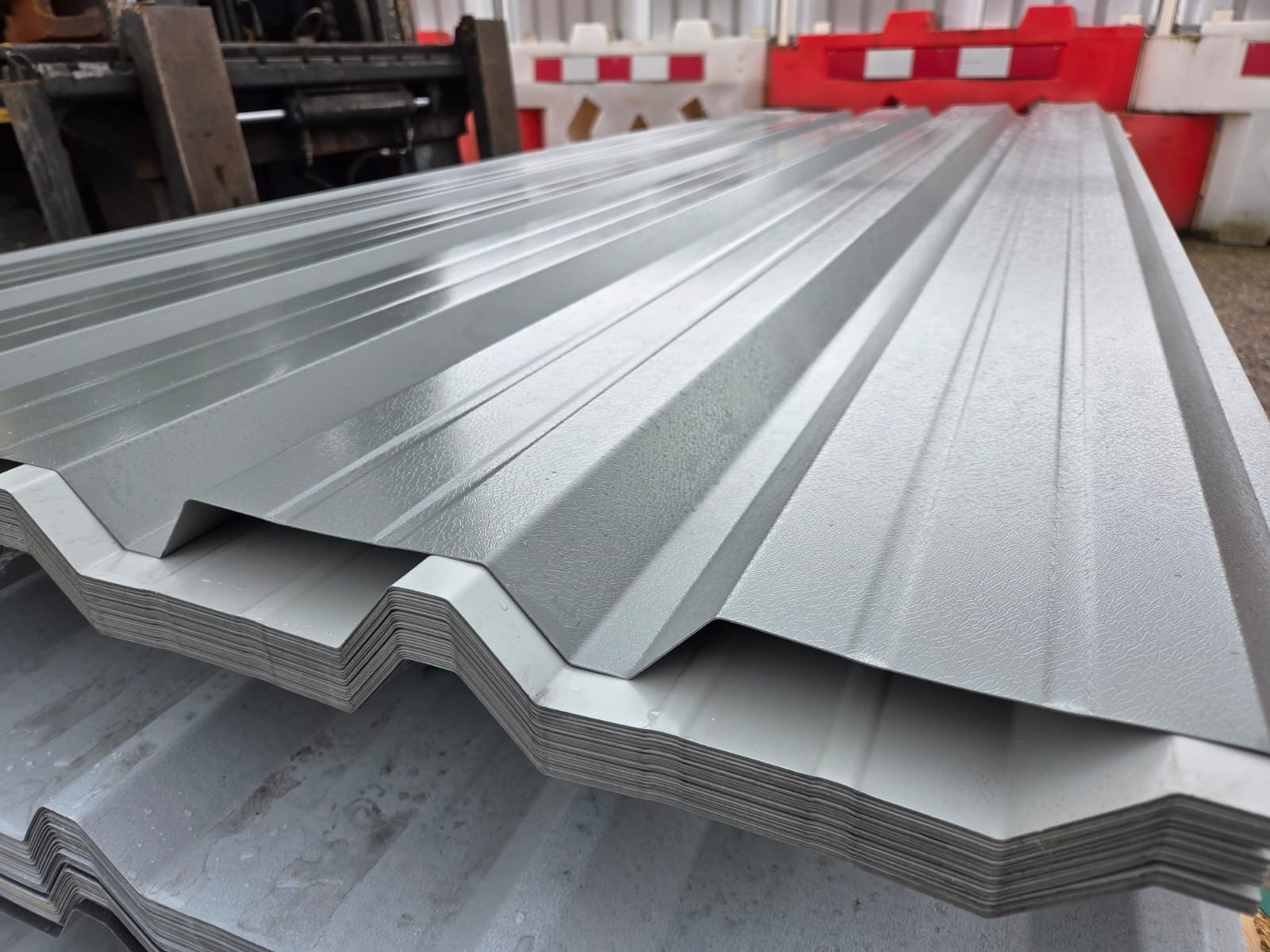 Very Cheap 8ft (2.44m) Merlin Grey PVC Coated Galvanised Steel Box Profile 32/1000 Wall Cladding Sheets, 0.5mm Gauge, 1m cover width once fitted - Image 2
