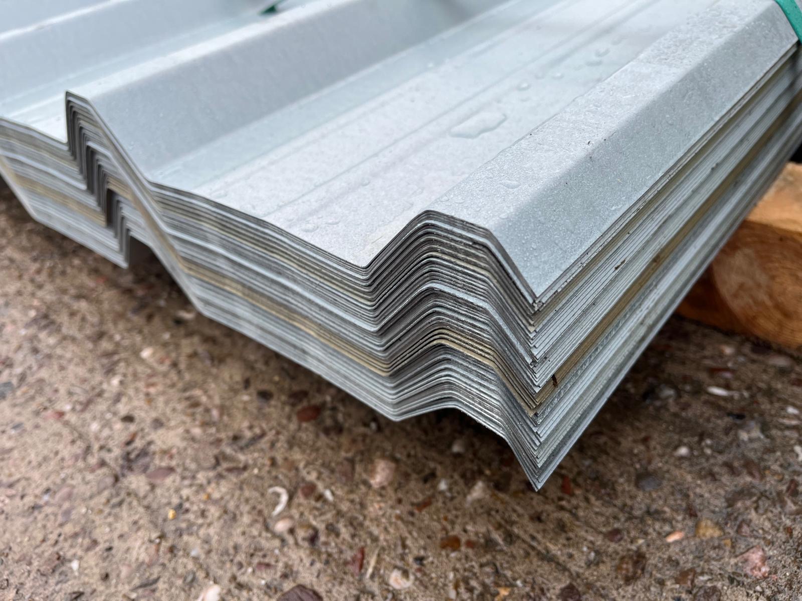 10ft (3.05m) Miscellaneous Coated / Uncoated Galvanised Steel Box Profile 32/1000 Roofing Sheets, 0.5mm Gauge, 1m cover width once fitted.