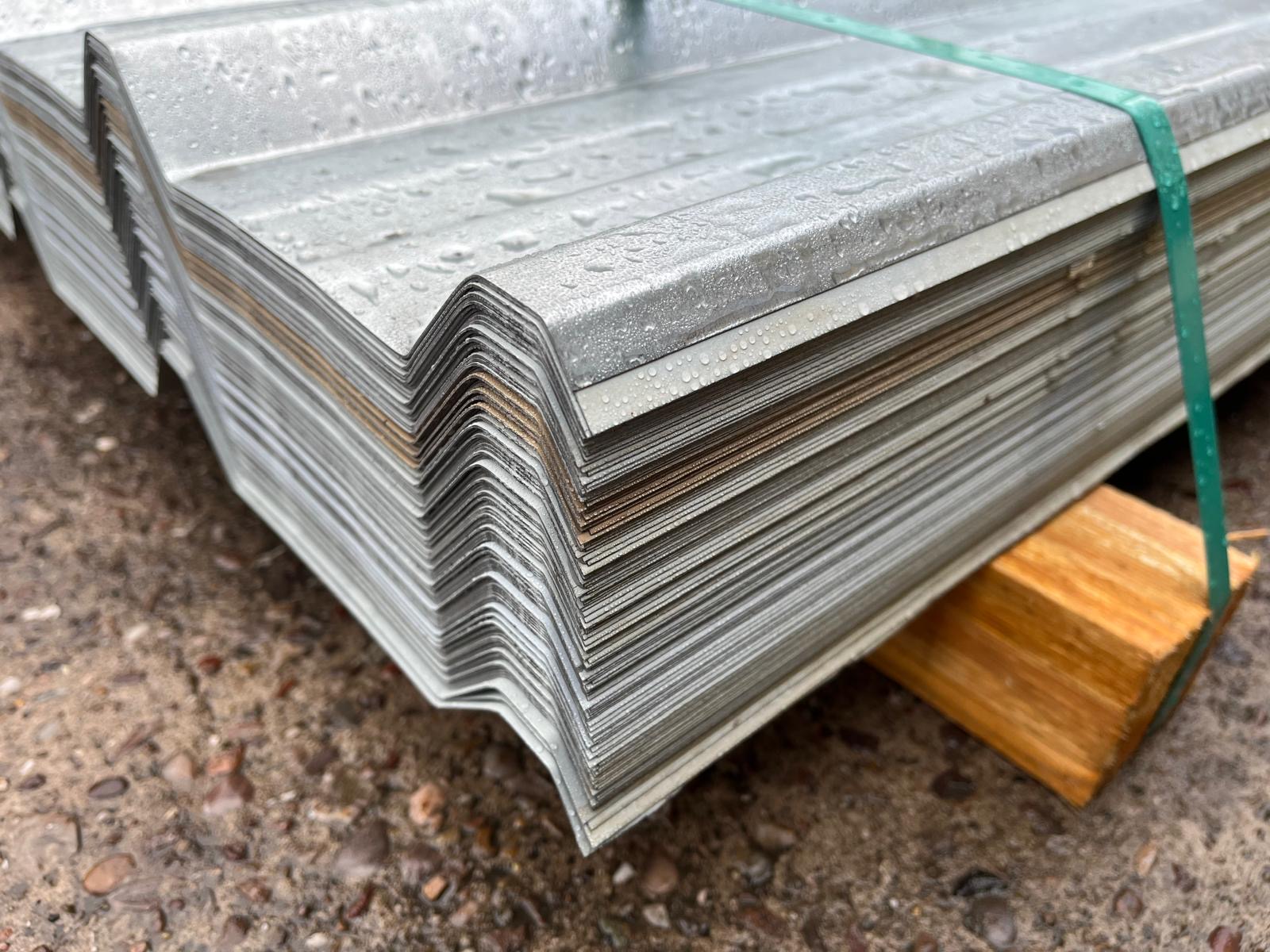 10ft (3.05m) Miscellaneous Coated / Uncoated Galvanised Steel Box Profile 32/1000 Roofing Sheets, 0.5mm Gauge, 1m cover width once fitted. - Image 2