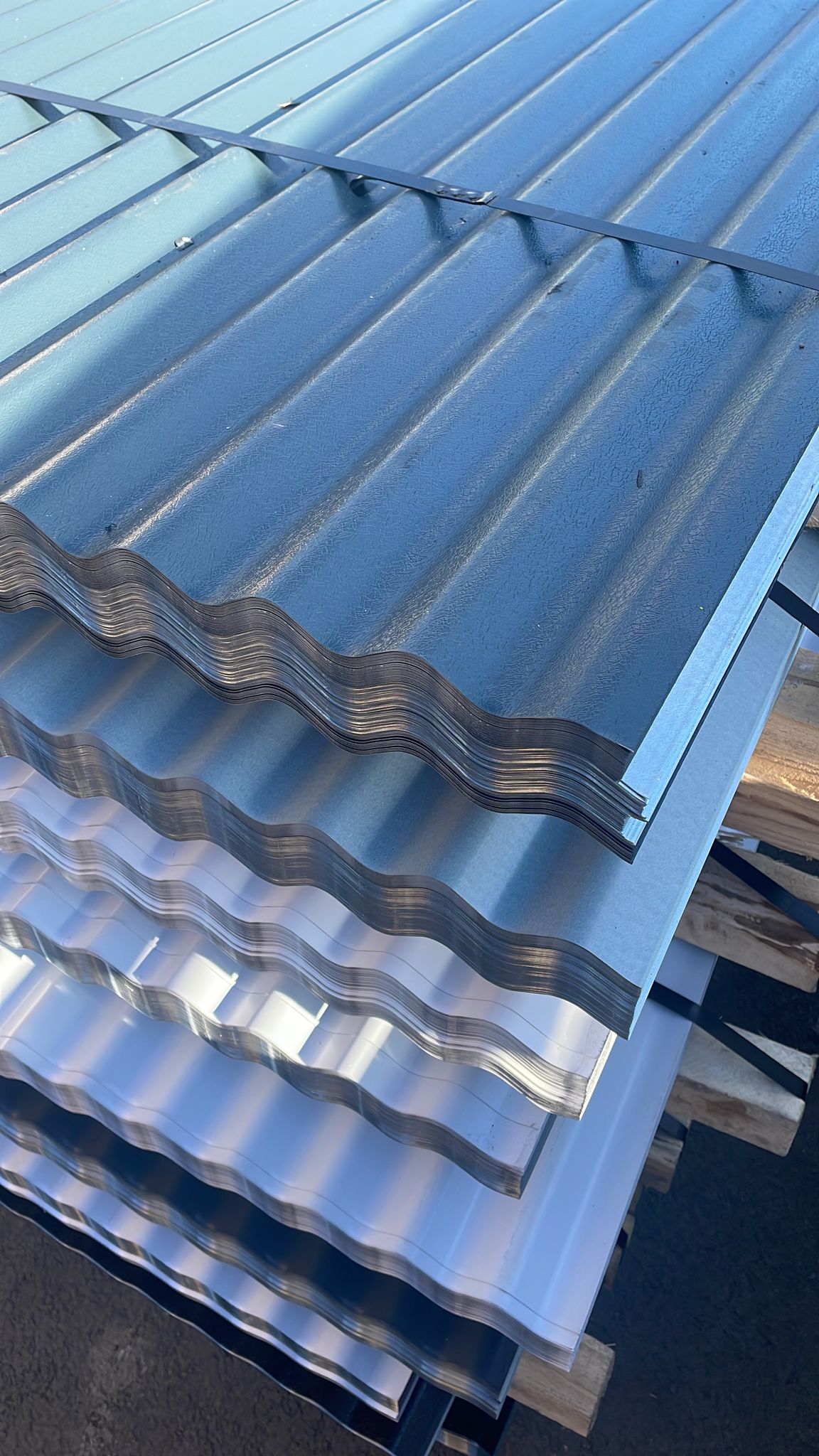 Very Cheap 8ft (2.44m) Corrugated Miscellaneous Coated / Uncoated Galvanised Steel Roofing Sheets from stock