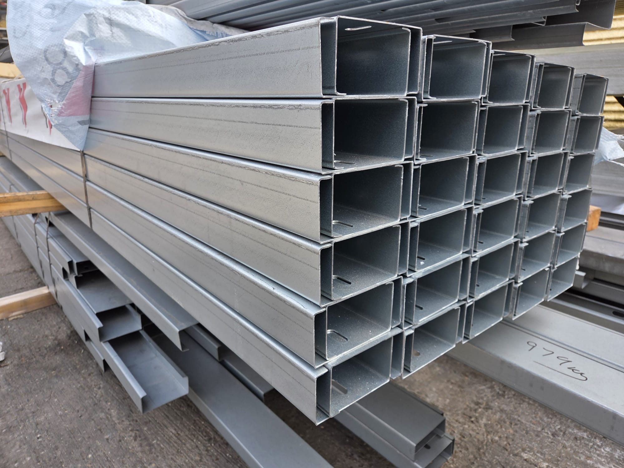 Very Cheap C Section Steel Purlins from Stock – Packs of 6.7m Lengths