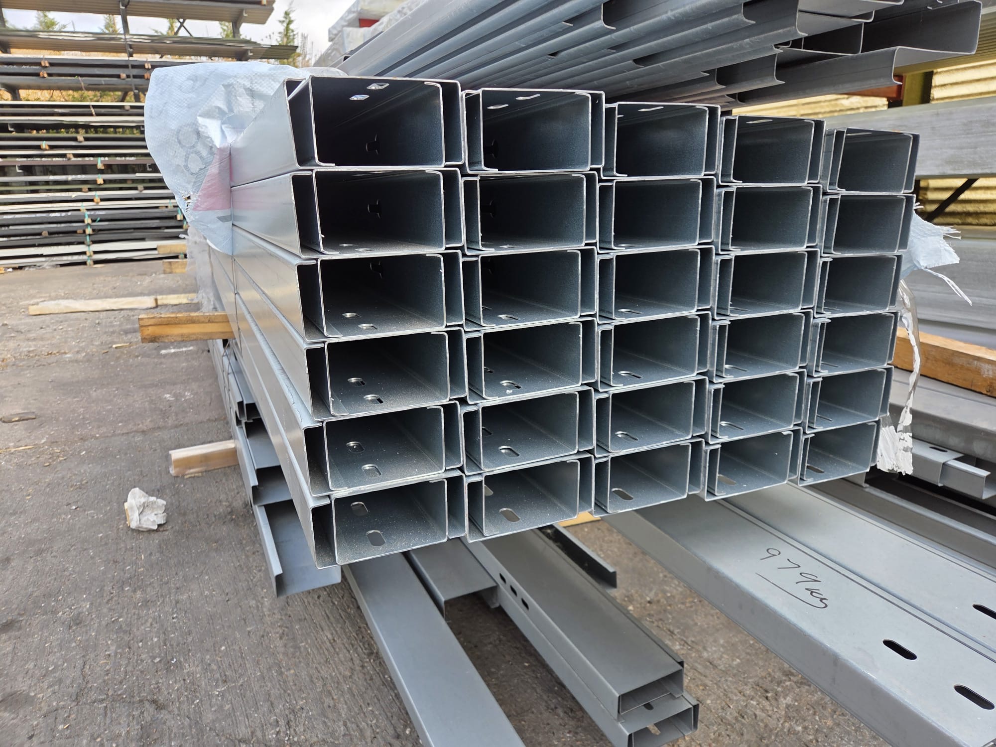 Very Cheap C Section Steel Purlins from Stock – Packs of 6.7m Lengths - Image 3