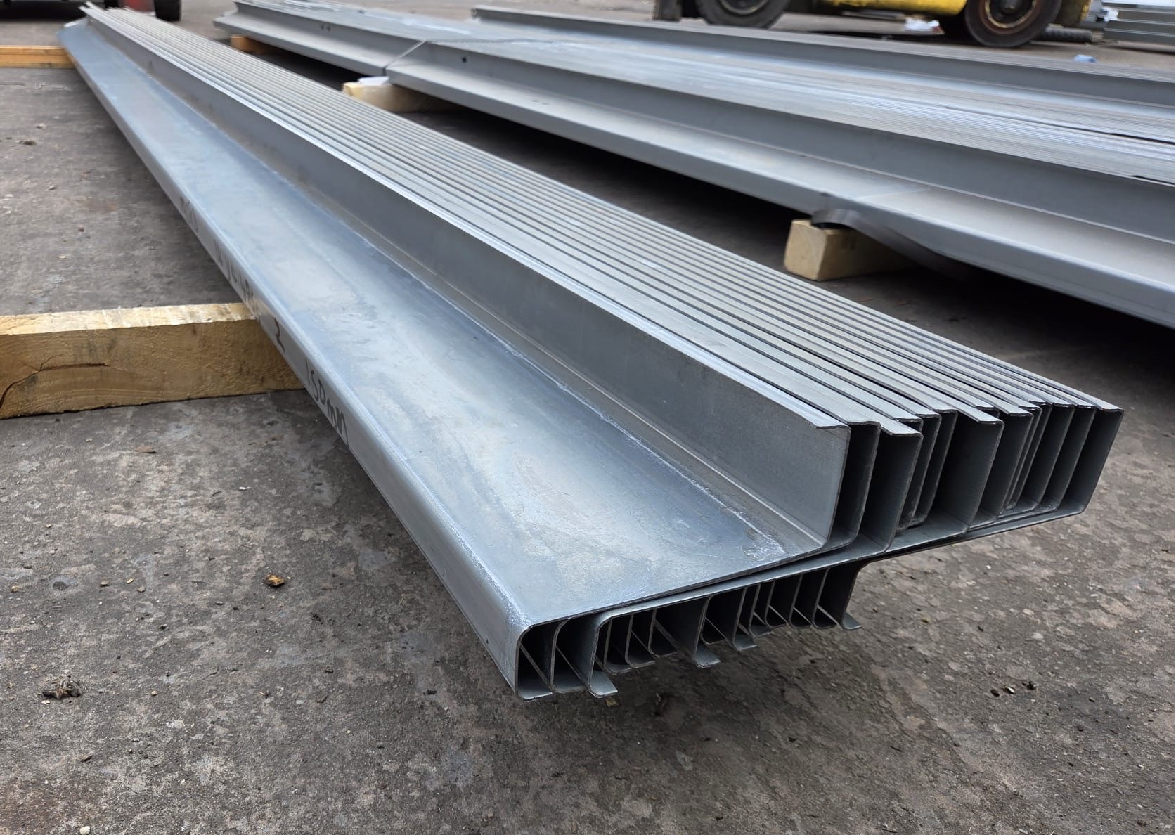 Cheap Pack of Galvanised Steel Z Purlins from Stock (14 x 4.49m lengths)