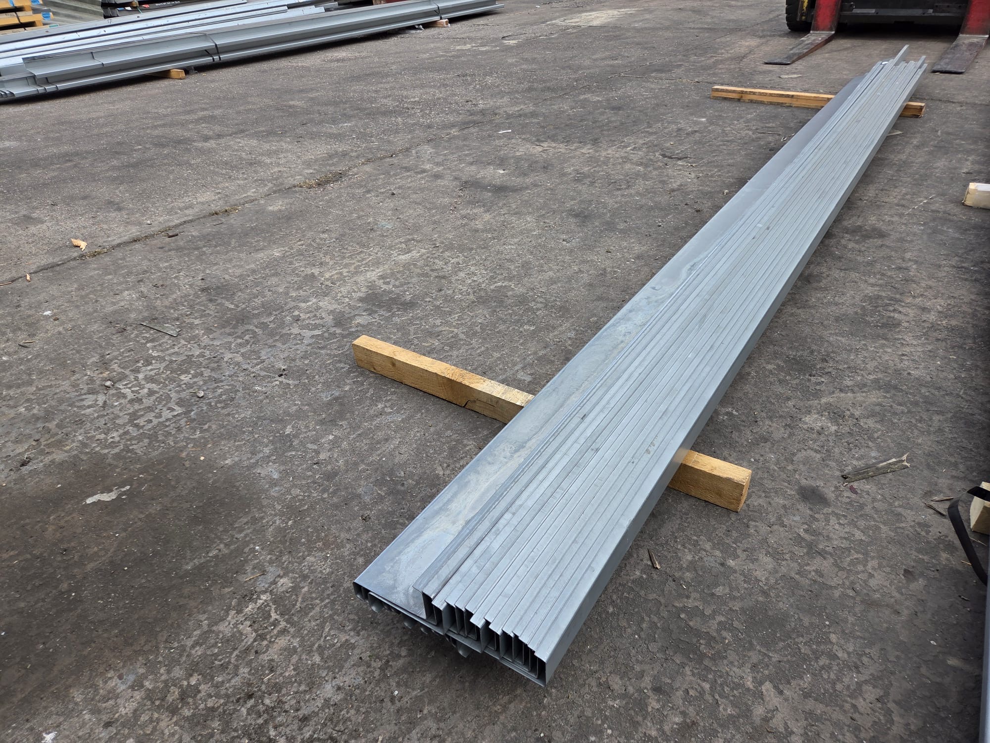 Cheap Pack of Galvanised Steel Z Purlins from Stock (14 x 4.49m lengths) - Image 3