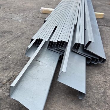 Cheap Pack of Galvanised Steel Z Purlins from Stock (23 x 5.74m lengths)